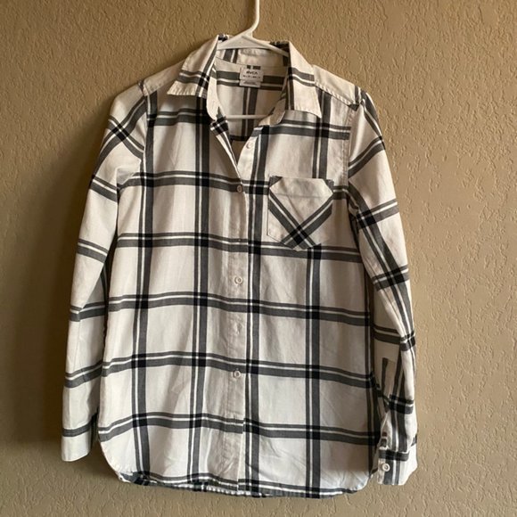 RVCA Tops - RVCA Long Sleeve Button Down Shirt